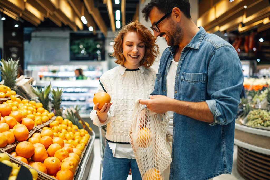 Couple grocery shopping in Croatia